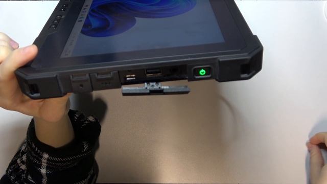 DELL RUGGED 7220 EXTREME | Как вставить карту памяти в DELL RUGGED 7220 EXTREME смотреть онлайн