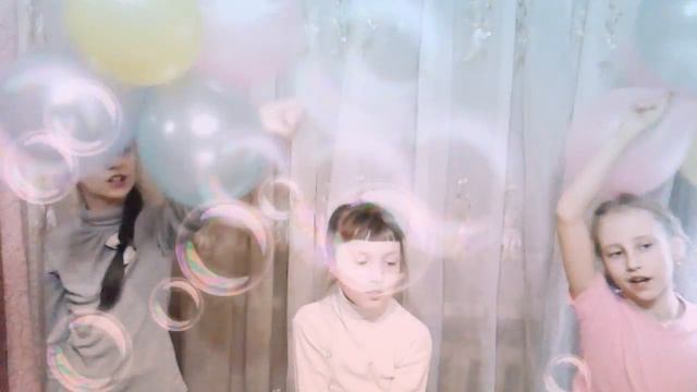 Я имои подружки поем на рождество😀😀😀🐩🐈🐕 смотреть онлайн