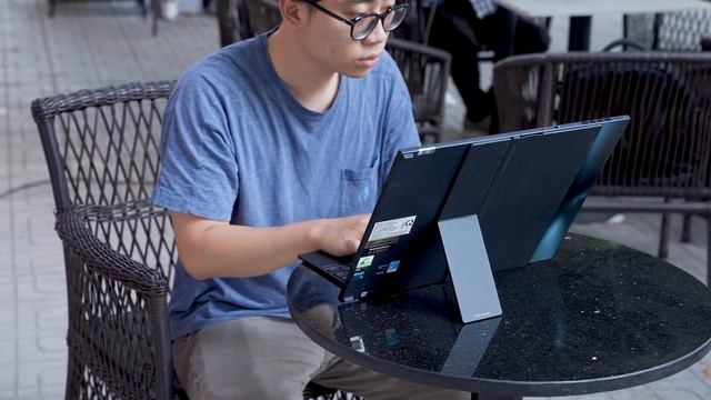 ASUS Zenbook FOLD OLED - Laptop gập và 90 củ =)) смотреть онлайн