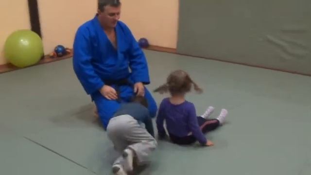 Открытый урок по дзюдо: профи на татами. КОВСБИ * Хаттацу * ( ул. Толстого, 25 ) смотреть онлайн