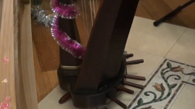 Виды арф. Чем отличается леверсная арфа от педальной? Какую арфу лучше купить начинающему? смотреть онлайн