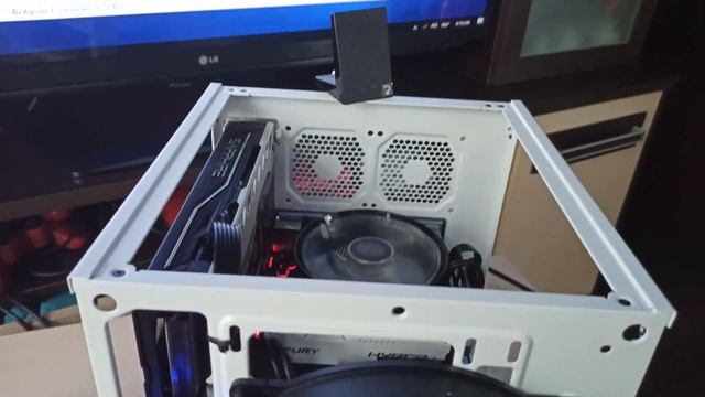 Игровой MiniITX THERMALTAKE Core V1 Snow I7 / 12Gb DDR4 / RX 570 8GB / SSD NVME