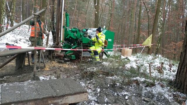 Буріння свердловин (vrtání, Drilling)