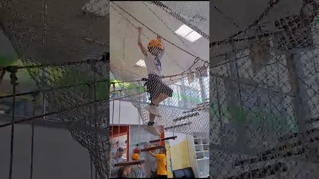 Лазаю... ? смотреть онлайн