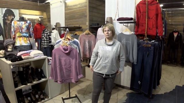 Новинка! Итальянская женская толстовка с гипюровой аппликацией. смотреть онлайн
