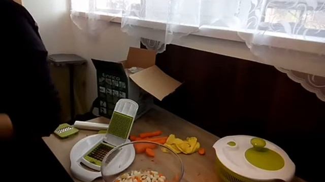 Эксперимент с овощерезкой, что получилось, смешно, Experiment mit Gemüseschneider, ein Witz смотреть онлайн