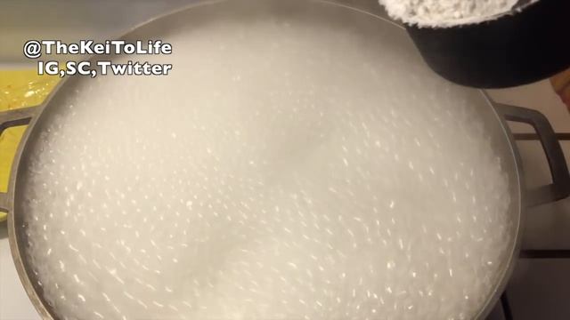 HOW TO CLEAN YOUR GREASY STOVE HOOD | Easy Cleaning | TheKeiToLife Vlogs смотреть онлайн