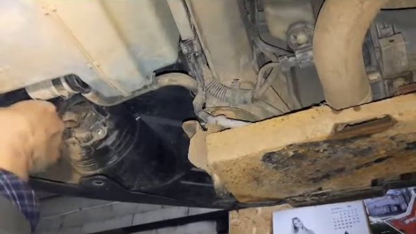 Субару Форестер. Как заменить фару противотуманки (птф)