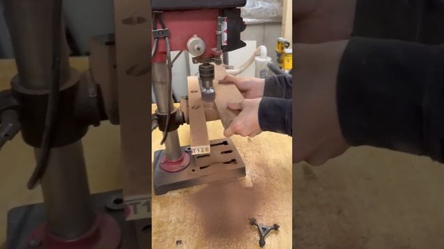 Contoured Shelf from Reclaimed Wood смотреть онлайн