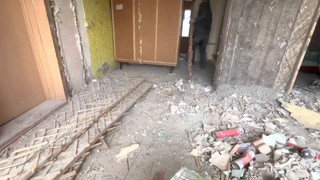 СКВАЖИНА БЕЗ ВОДЫ И ДОМ БЕЗ СТЕН смотреть онлайн