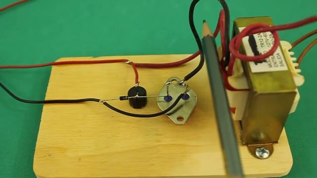Inversor Súper Simple - 12 a 120 Voltios смотреть онлайн
