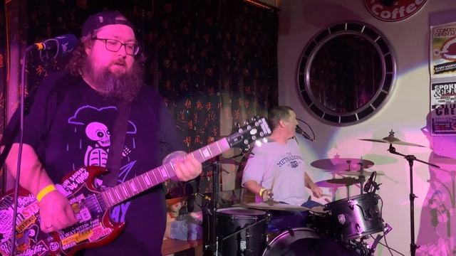 Dropped Out “The Highwayman” (Groovie Ghoulies) смотреть онлайн