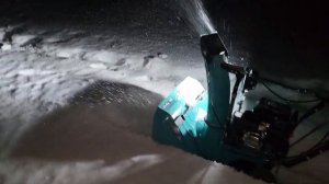 Steviman SX-7610 ночью по снежной целине после оттепели, мокрый тяжёлый снег