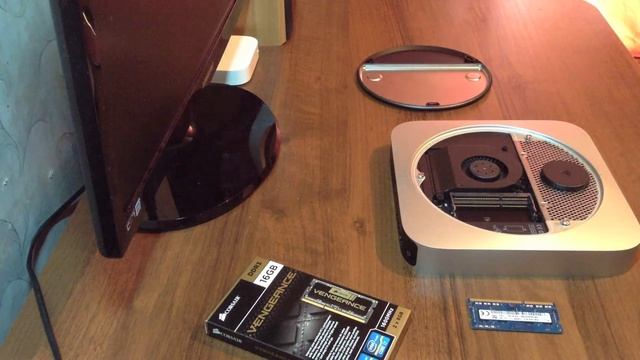Как поменять оперативную память в Mac mini 2012. Установка и тестирование 16Gb RAM смотреть онлайн