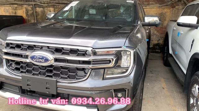 Ford Everest Titanium màu Xám | Chỉ cần trả trước 350 triệu để sử hữu смотреть онлайн