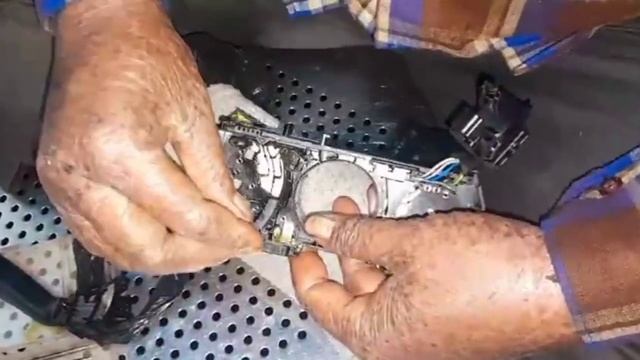 VW polo, vento headlight upper deeper issue solved смотреть онлайн