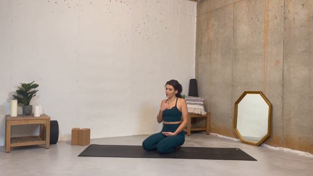 MEET YOUR MAT Step 1 Tutorial | Learn Yoga | Beginner Yoga | Yoga Tutorial | Start Yoga Today смотреть онлайн