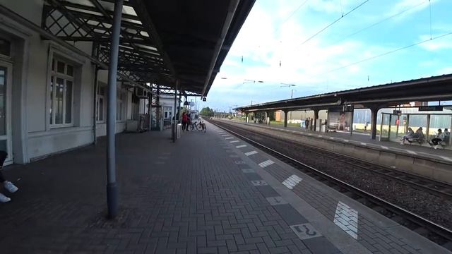 400 КМ В НАМОРДНИКЕ ПО ЖЕЛЕЗОЙ ДОРОГЕ НА ПОЕЗДЕ С СЕВЕРА ГЕРМАНИИ ДО ДОМУ смотреть онлайн