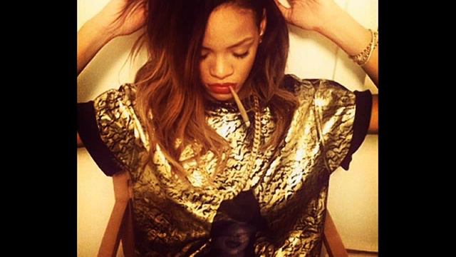 Rihanna-Umbrella-Suat Aydoğan Mix смотреть онлайн