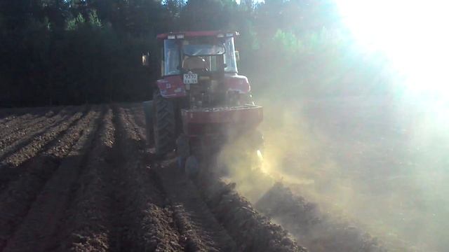 Картофелесажалка Л 201 на ЛМЗ 804 смотреть онлайн