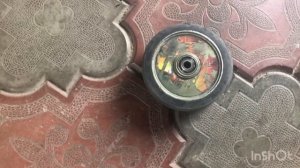 как вытащить подшипники из колеса???