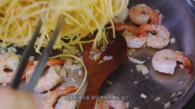 바질페스토로 만드는 상큼 바질파스타와 블루칼라 테이블 셋팅I Basilpasta I Tomatomarinade I Homebrunch смотреть онлайн