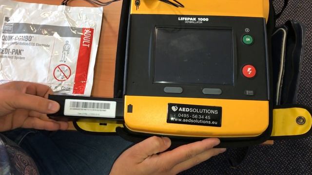 Controle werking LIFEPAK 1000 AED смотреть онлайн