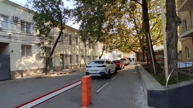 Вот где стоит памятник " Балаклавский кот". Севастополь. Балаклава. смотреть онлайн