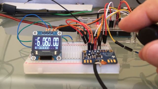 Experiencias com o gerador Si5351 + Arduino смотреть онлайн