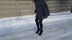 Хожу по ЛЬДУ на ШПИЛЬКАХ!