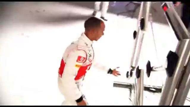 Hamilton vs. Button: Batak (2 of 4) смотреть онлайн