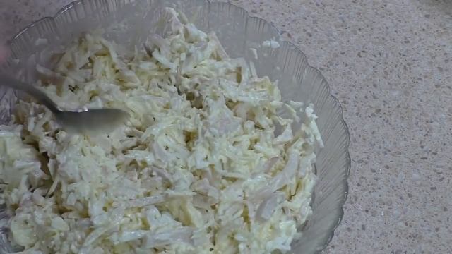 Новогоднее меню! Салат из кальмара с красной икрой по царски смотреть онлайн