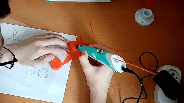 Рисую 3д ручкой гитару. смотреть онлайн