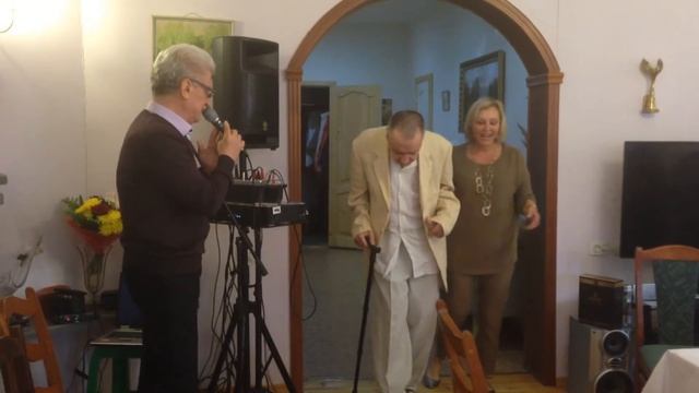 "С ног до головы" на стихи Н.Н.Зиновьева исполняет Валерий Черняев смотреть онлайн