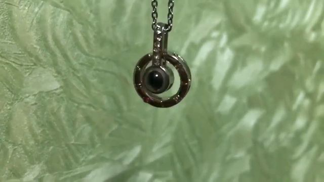 Девушка из Екатеринбурга о кулоне Я Люблю Тебя на 100 языках! смотреть онлайн