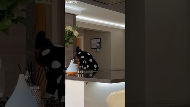 Putting FART SPRAY In Mums Air Diffuser Prank ??