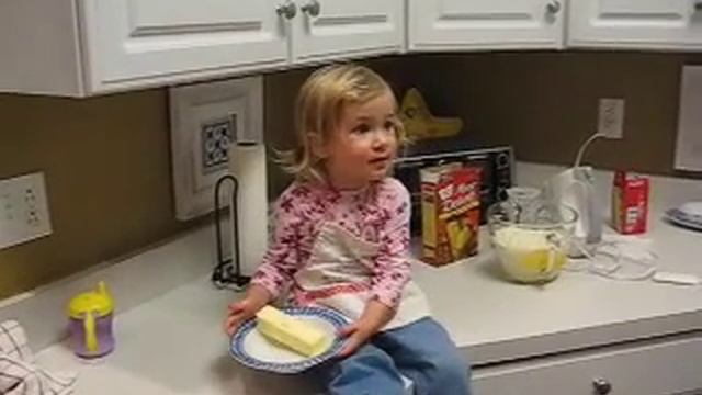 "Paula Deen Loves Butter" смотреть онлайн