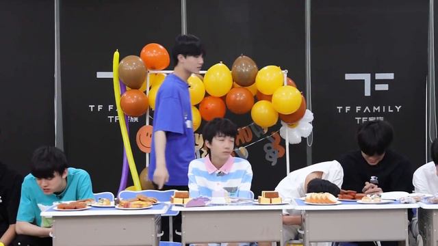 TF FAMILY (TF家族) The Daily Life Of Trainees《练习生日常不过的日常》Ep.95