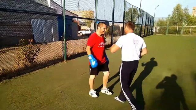 Король ринга Петропавловск бокс подготовка к финалу Эмиль Иманбеков работа на лапах 29.08.2017 смотреть онлайн