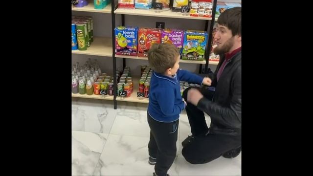 Хасбик с этими ударами у Абдурозика нет шансов.mp4