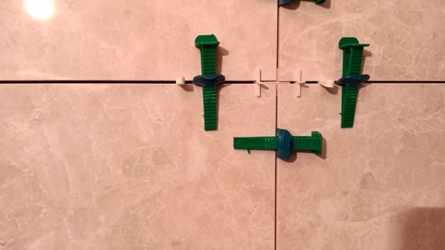 Зачем центровать плитку и какие плюсы центровки. смотреть онлайн