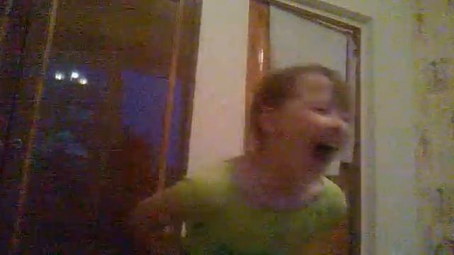 Дикий смех маленькой девочки смотреть онлайн