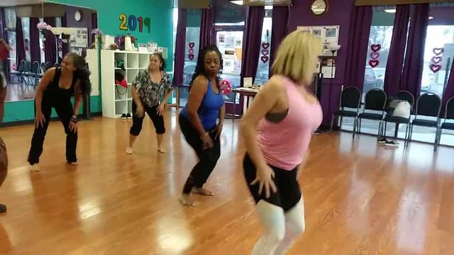 Caribbean Dancing with Gee Gee at Setay Dance and Fitness смотреть онлайн
