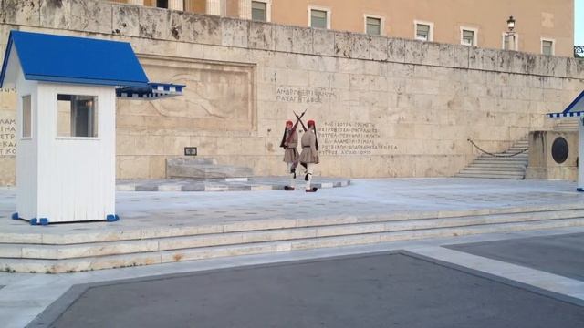Смена караула в Афинах - Площадь Синтагма смотреть онлайн