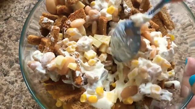 БЫСТРЫЙ рецепт Салат с фасолью и сухариками | Быстро, вкусно, сытно! смотреть онлайн