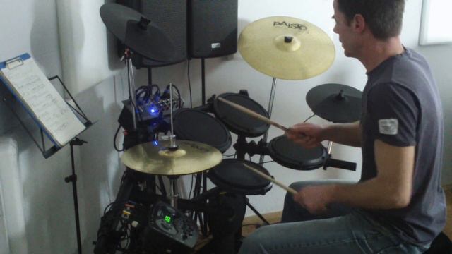 Medeli DD 506 Digital Drumset + Bullit Stage 100w Powered Mixer + Paiste 101