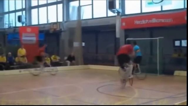 Прикол. Футбол на велосипедах. Смотреть всем!!! смотреть онлайн