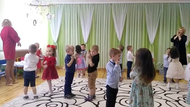 8 марта в саду. Целовалка, обнималка и любилка. Костику 3,8 смотреть онлайн