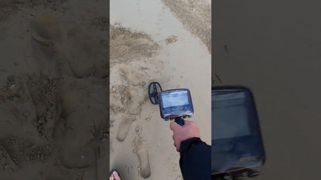 Garrett Apex . Тест на 2 евро на солёном песке . смотреть онлайн