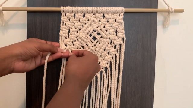 DIY Macrame Wall Hanging Tutorial - How To Make Macrame Wall Hanging - DIY Macrame Project смотреть онлайн